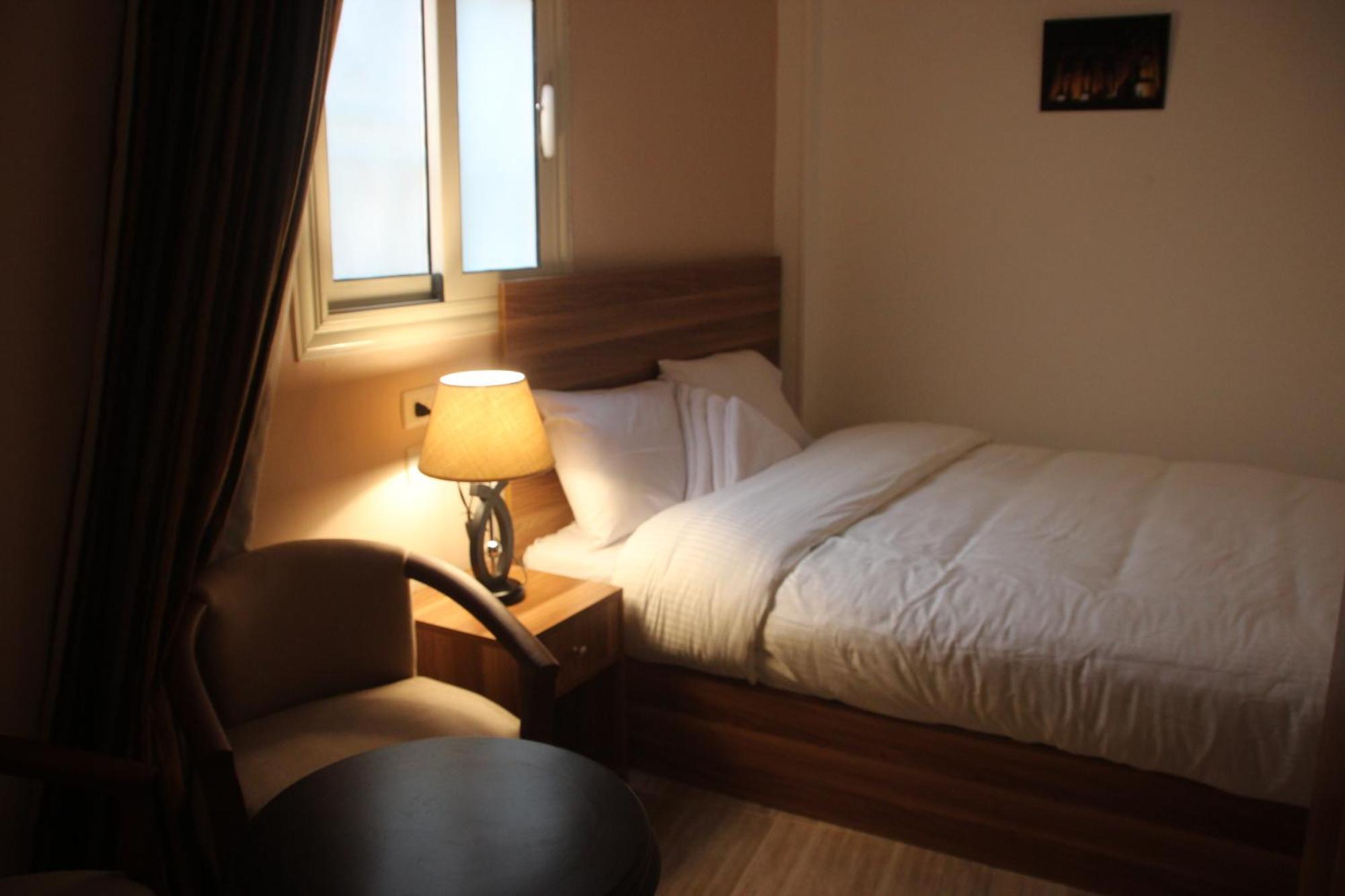 Farida Pyramids Boutique Hotel Kafret el-Gabal Extérieur photo