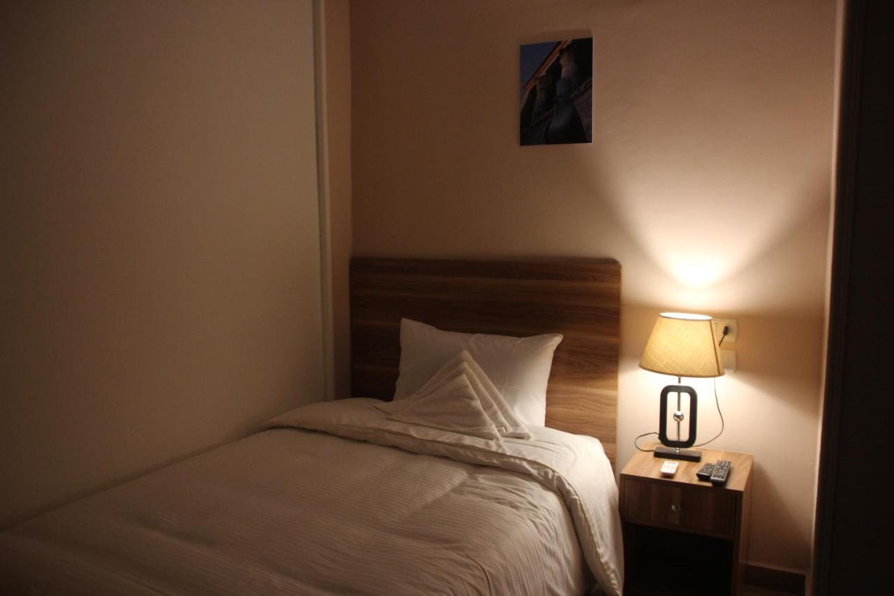 Farida Pyramids Boutique Hotel Kafret el-Gabal Extérieur photo
